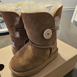 Bailey button ugg boots